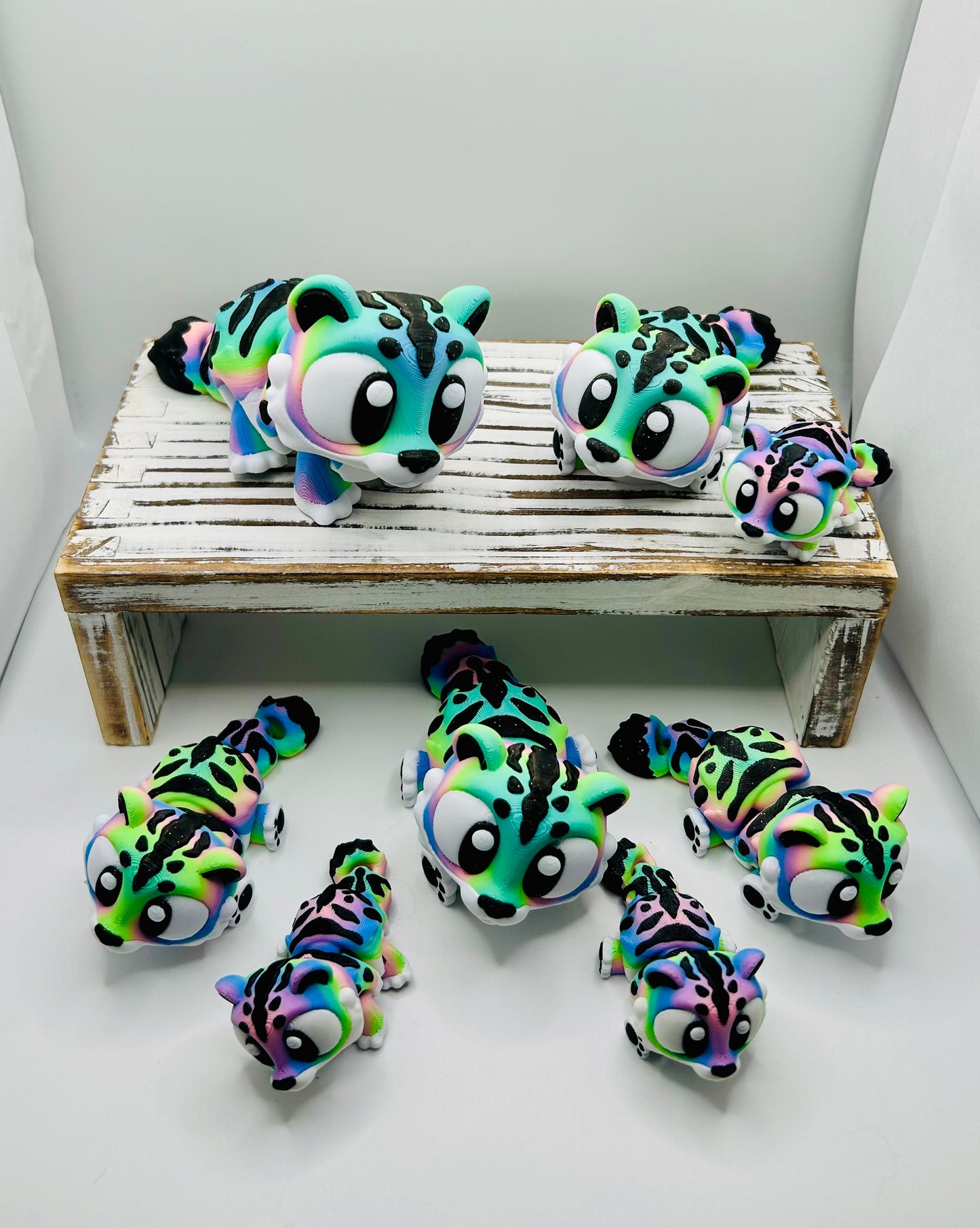 3D Printed Articulated Tiger / Snow Leopard: Articulated Fidget Toy / Desk Pet (BIG CAT EDITION)
