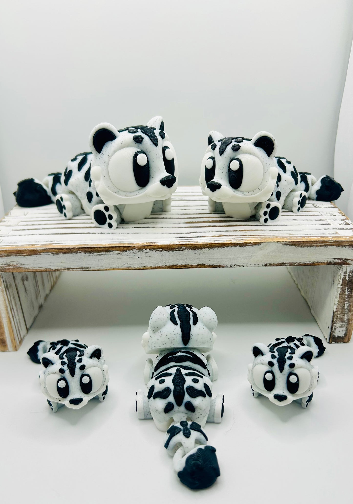 3D Printed Articulated Tiger / Snow Leopard: Articulated Fidget Toy / Desk Pet (BIG CAT EDITION)