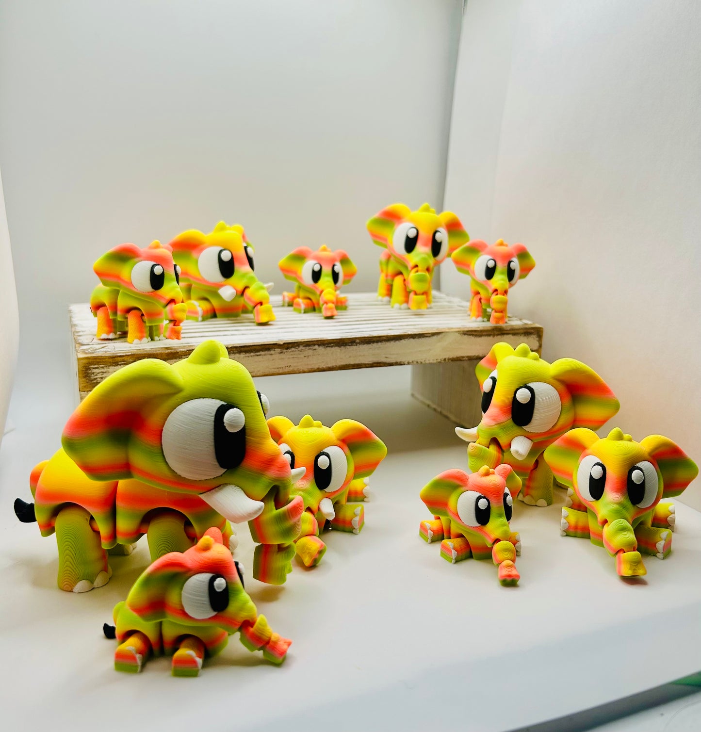 3D Printed Elephants - Articulating Toy / Desk Pet