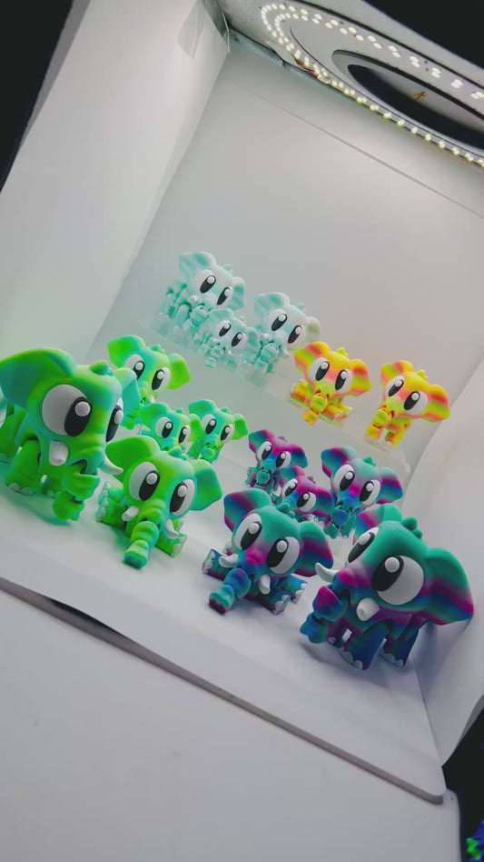 3D Printed Elephants - Articulating Toy / Desk Pet